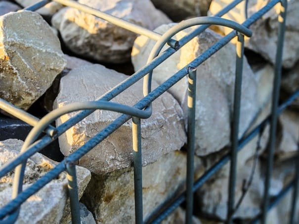 Gabions - poteaux sur platine Gabions - poteaux sur platine