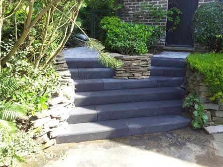https://www.coden.be/wp-content/uploads/2024/03/amenagement-exterieur-a-awans-jpg.webp